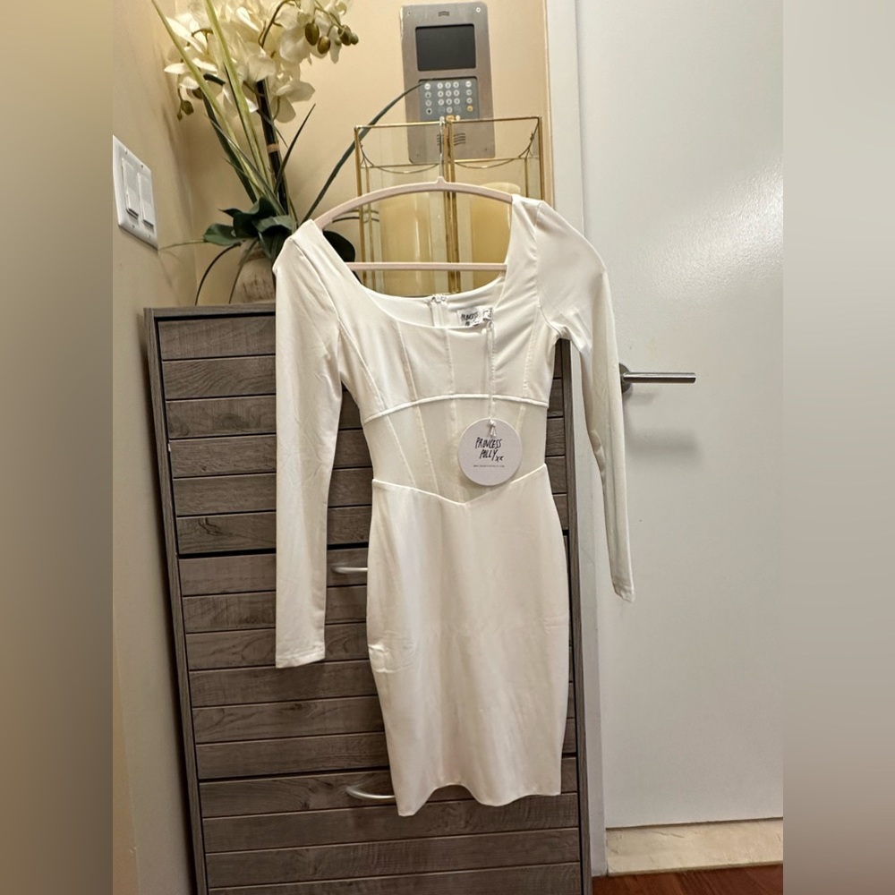 Women Princess Polly dress Size 0 Color White